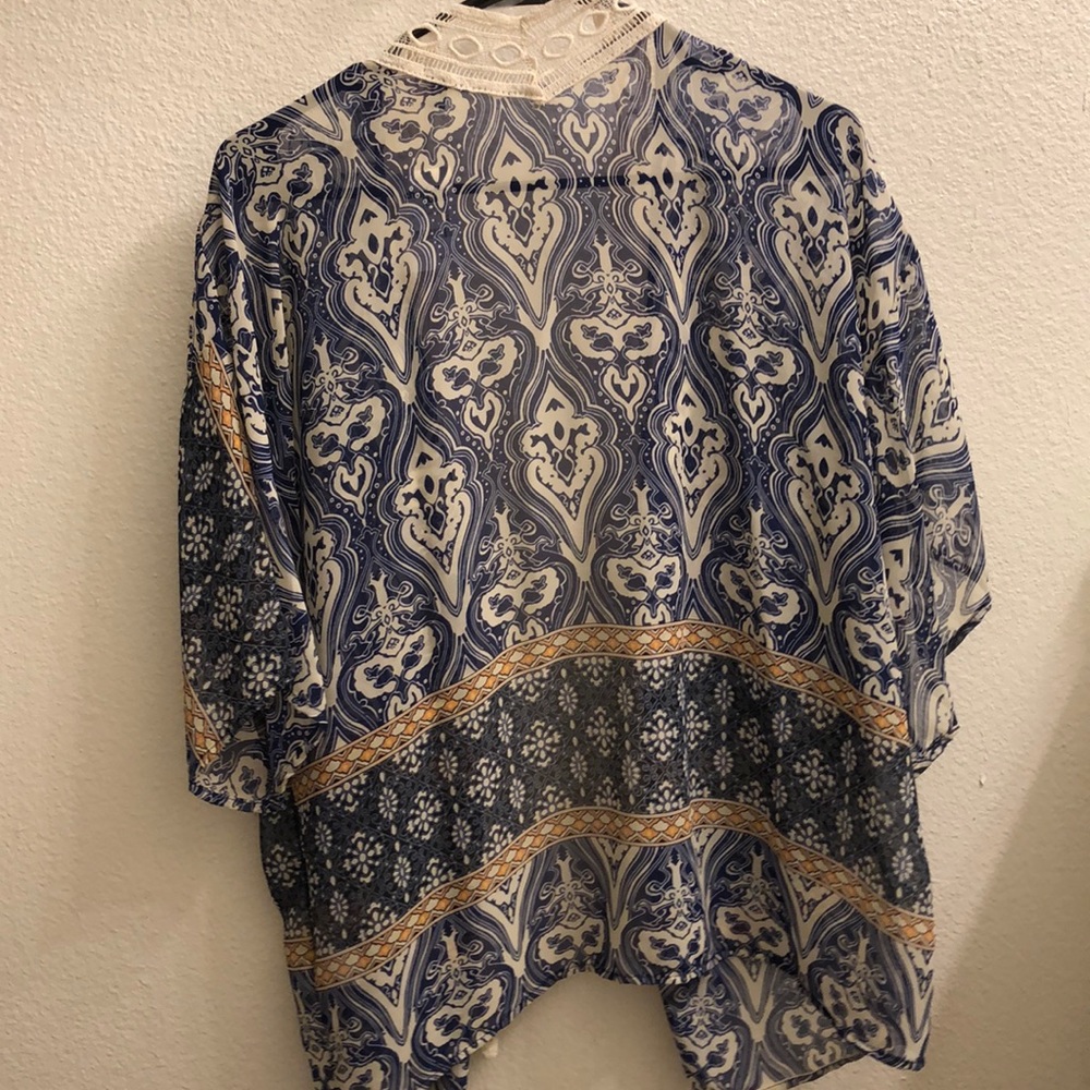 Kimono - Picture 2 of 2